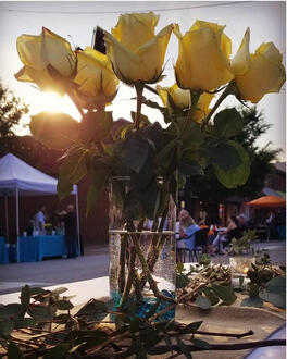 Inn Season provided the gorgeous flowers for our center pieces.